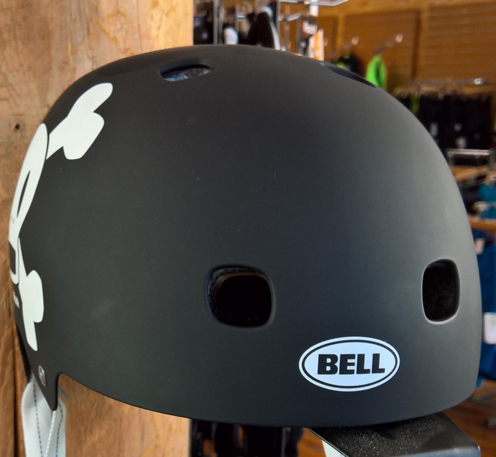 Ventilationsöffnungen an einem BMX Helm