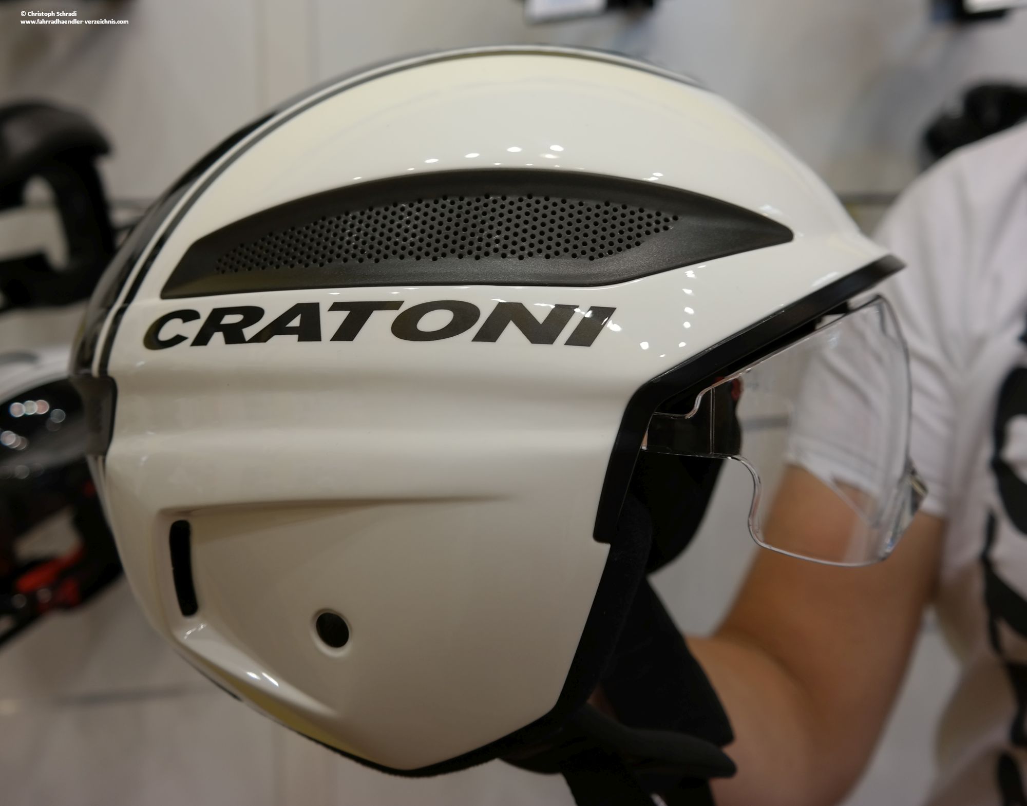 Cratoni brachte 2015 den ersten "echten" S-Pedelec Helm auf den Markt, welcher auch bei Geschwindigkeiten um die 45 km/h noch gut schützt