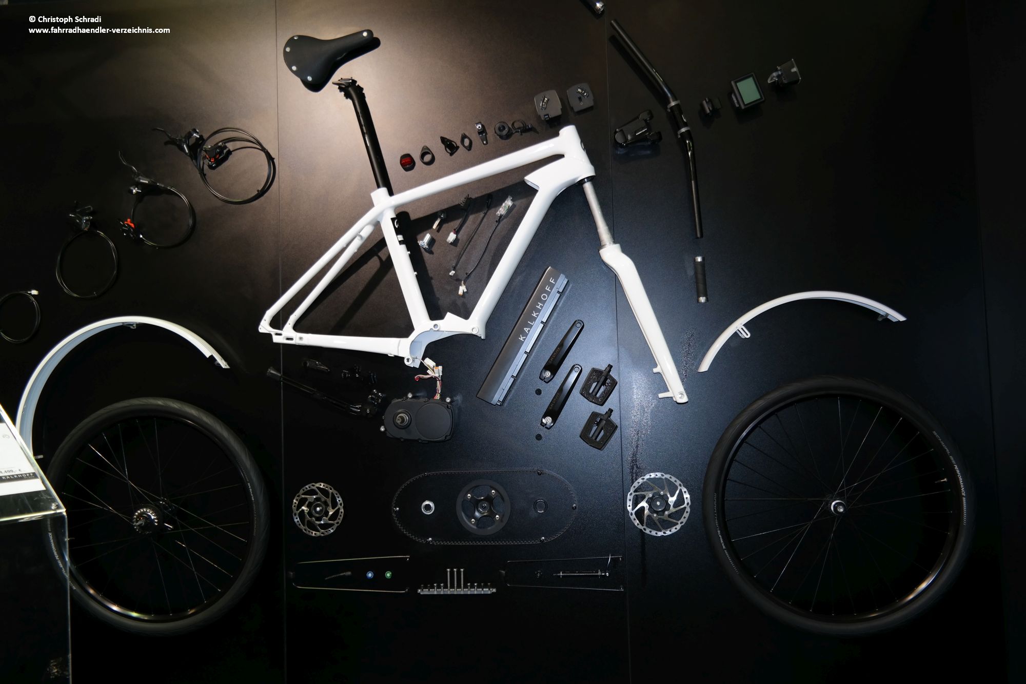 Fahrradkomponenten sind Teile wie Bremsen, Lager, Lenker etc. welche an jedem Fahrrad angebracht sind damit funktioniert