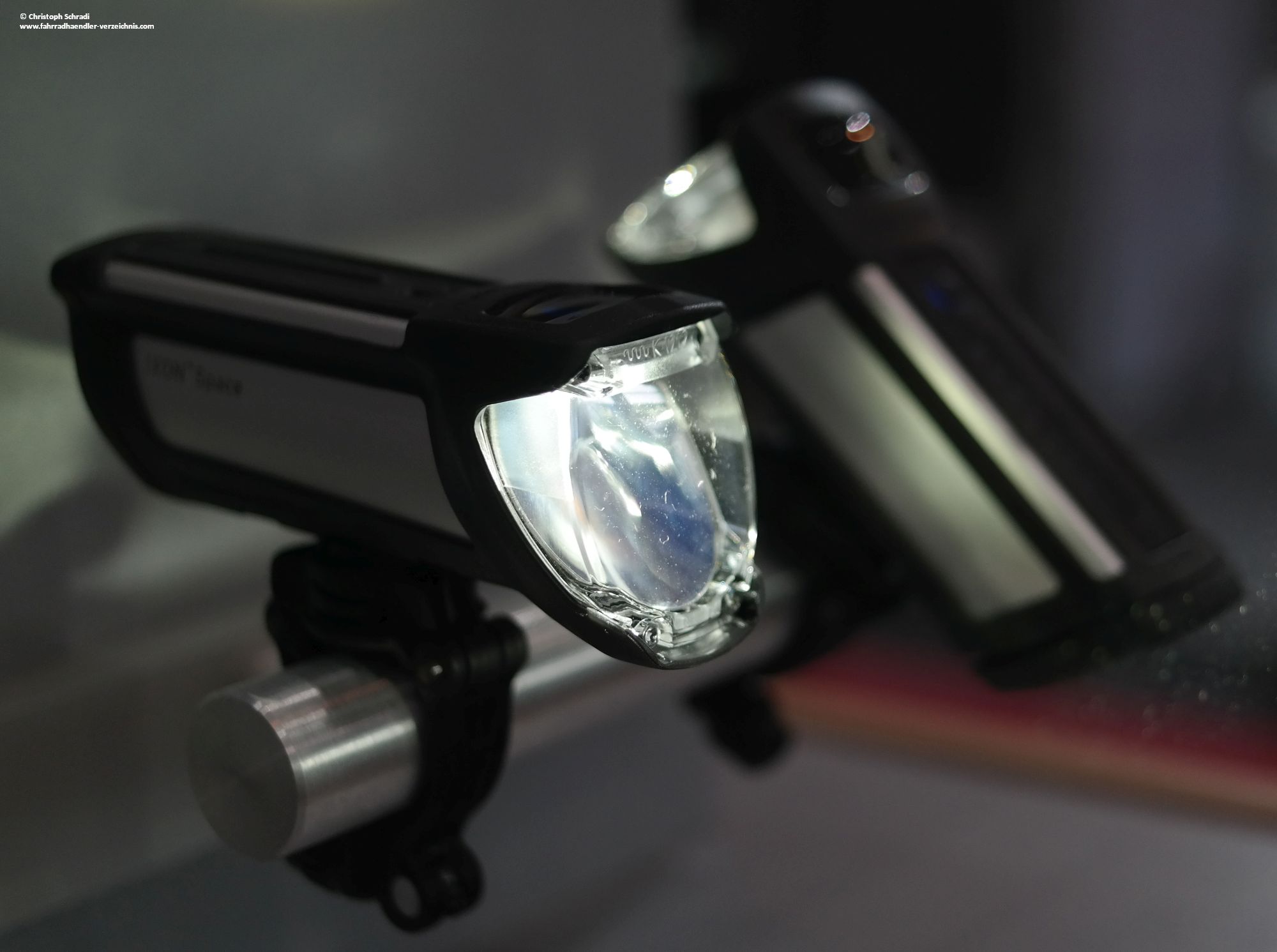 Mit der IXON Space stellte Busch und Müller einen der Beleuchtungsstärksten Akkulampen fürs Fahrrad vor