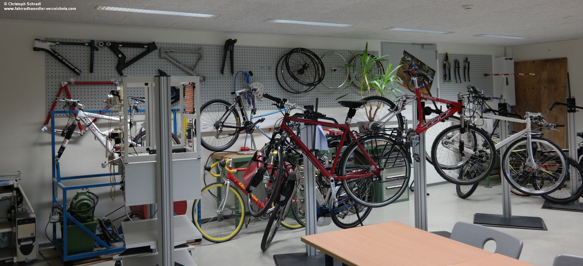 Zweiradbegeisterte aufgepasst: Die Zweiradschule für Baden-Württemberg lädt zum Tag der offenen Tür