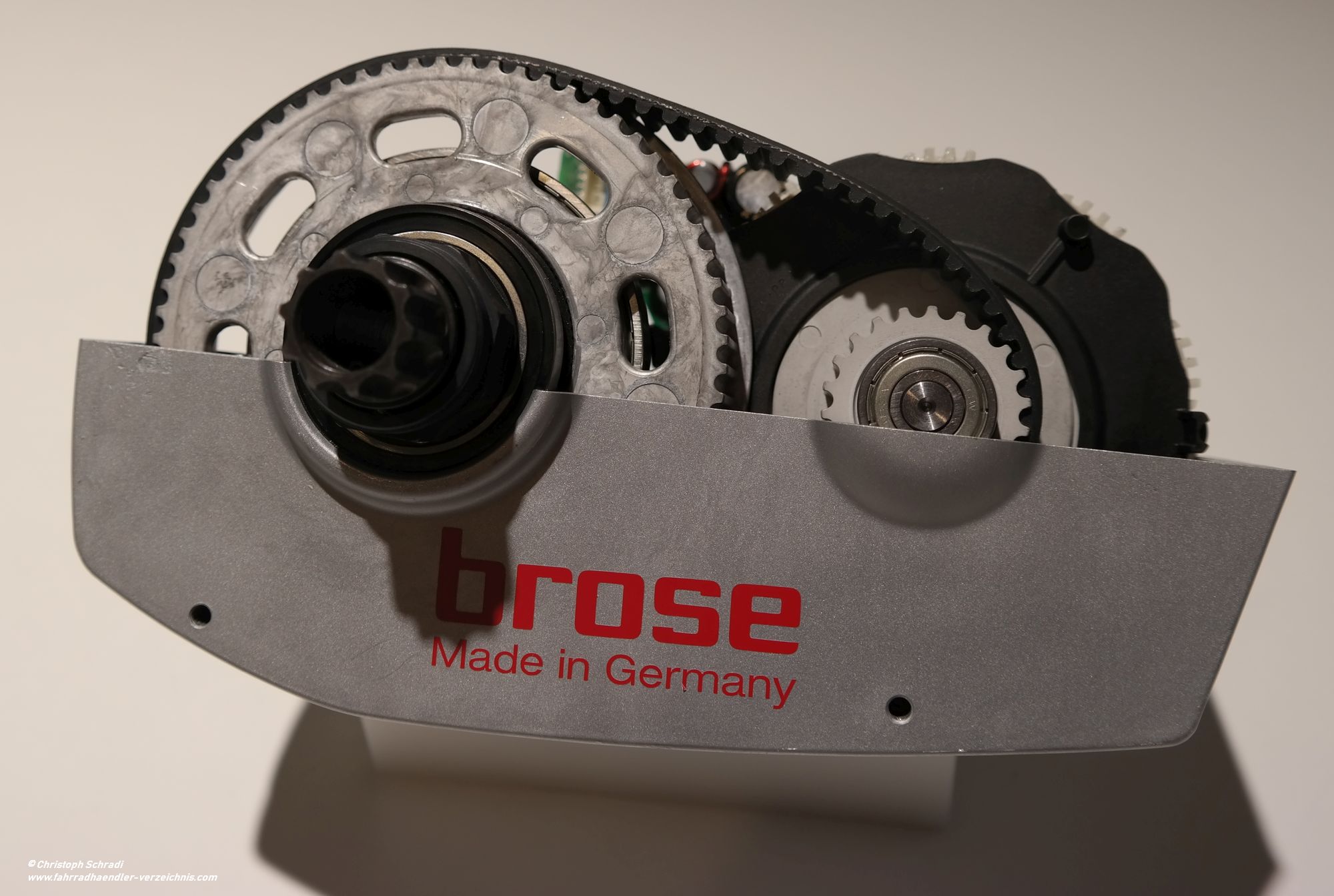 Bei dem Brose Classic Antrieb handelt es sich um den ersten Mittelmotor von Brose - dieser trägt auch die Bezeichnung C16162