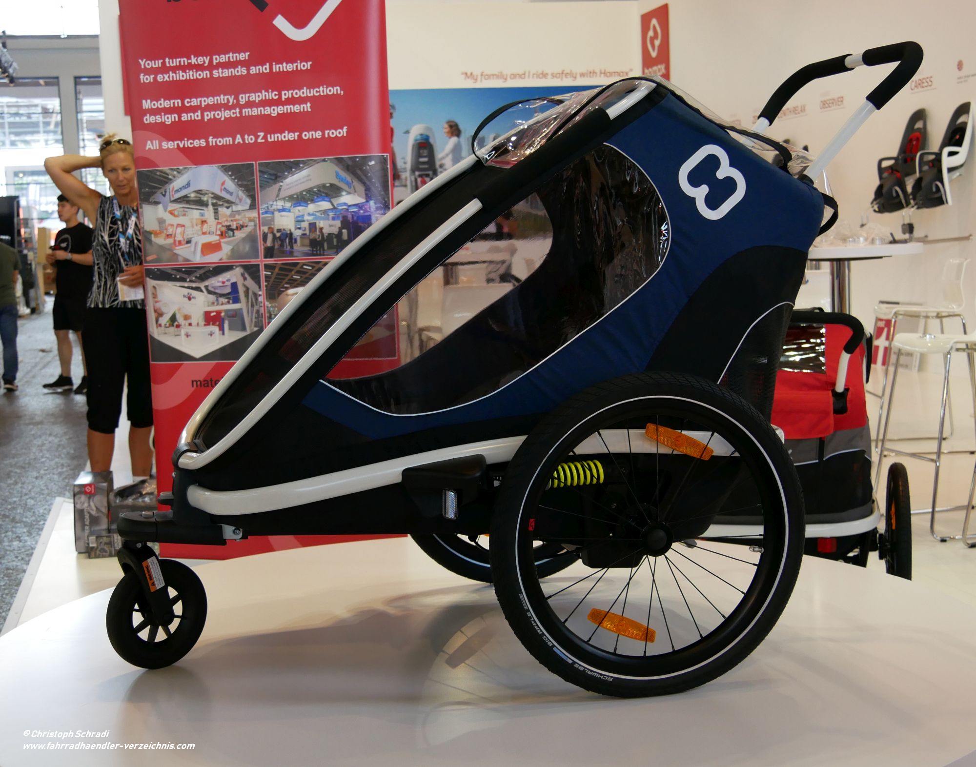 Der schwedische Hersteller Hamax ist neben Kindersitzen auch für seine Kinderanhänger bekannt, hier das Topmodell Outback für 2 Kinder