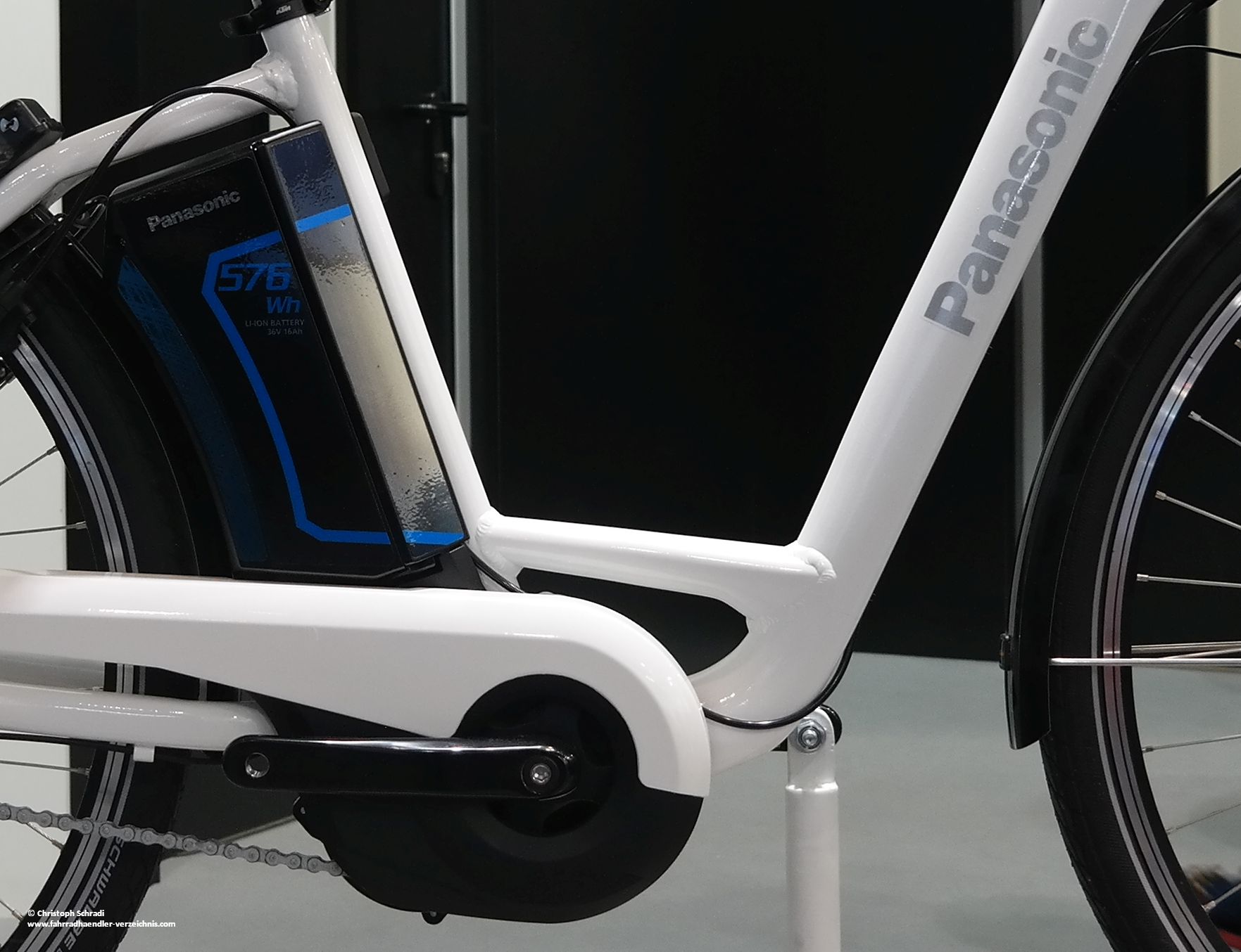 Panasonic setzt bei seinem E-Bike Antrieb auf stattliche 36 Volt am Lichtanschluss des Motors