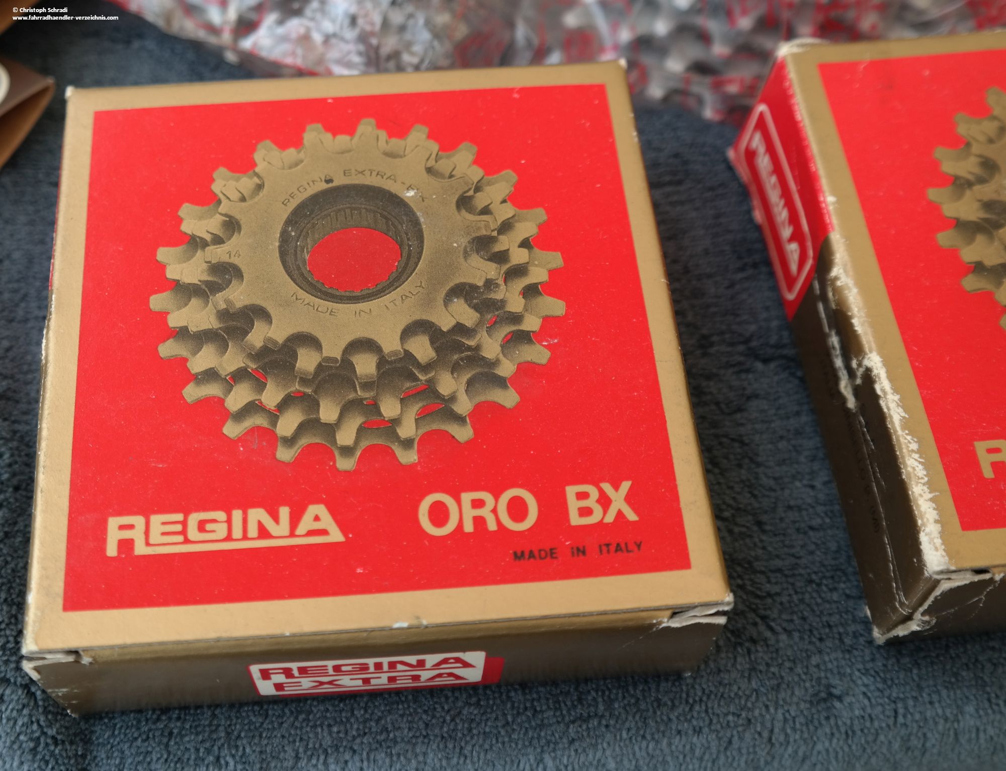 Der italienische Hersteller von Freiläufen und Fahrradketten Regina mit der Oro (übersetzt "Gold") Kassettennabe